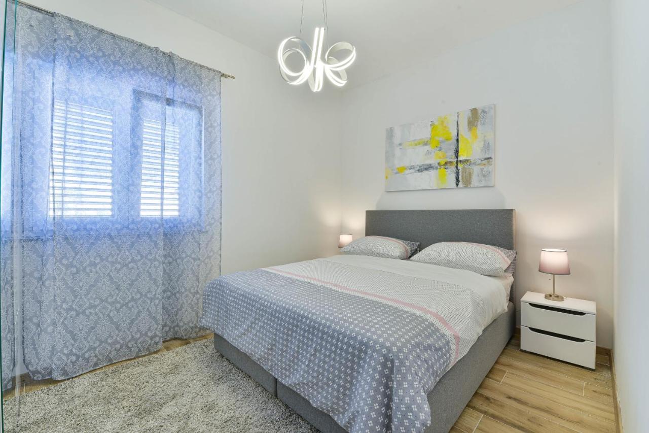 Family Friendly Apartments With A Swimming Pool Zadar - 18098 Екстер'єр фото