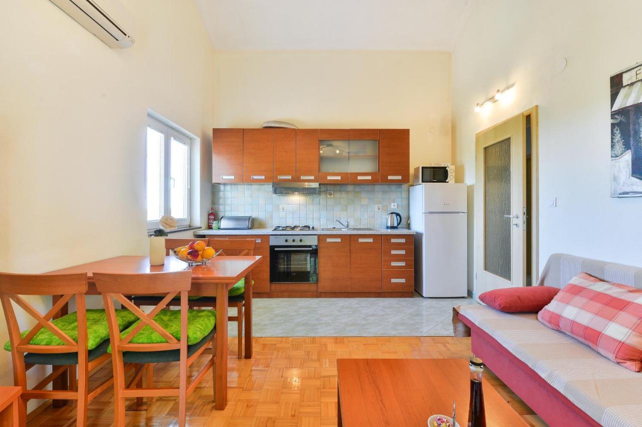 Family Friendly Apartments With A Swimming Pool Zadar - 18098 Екстер'єр фото